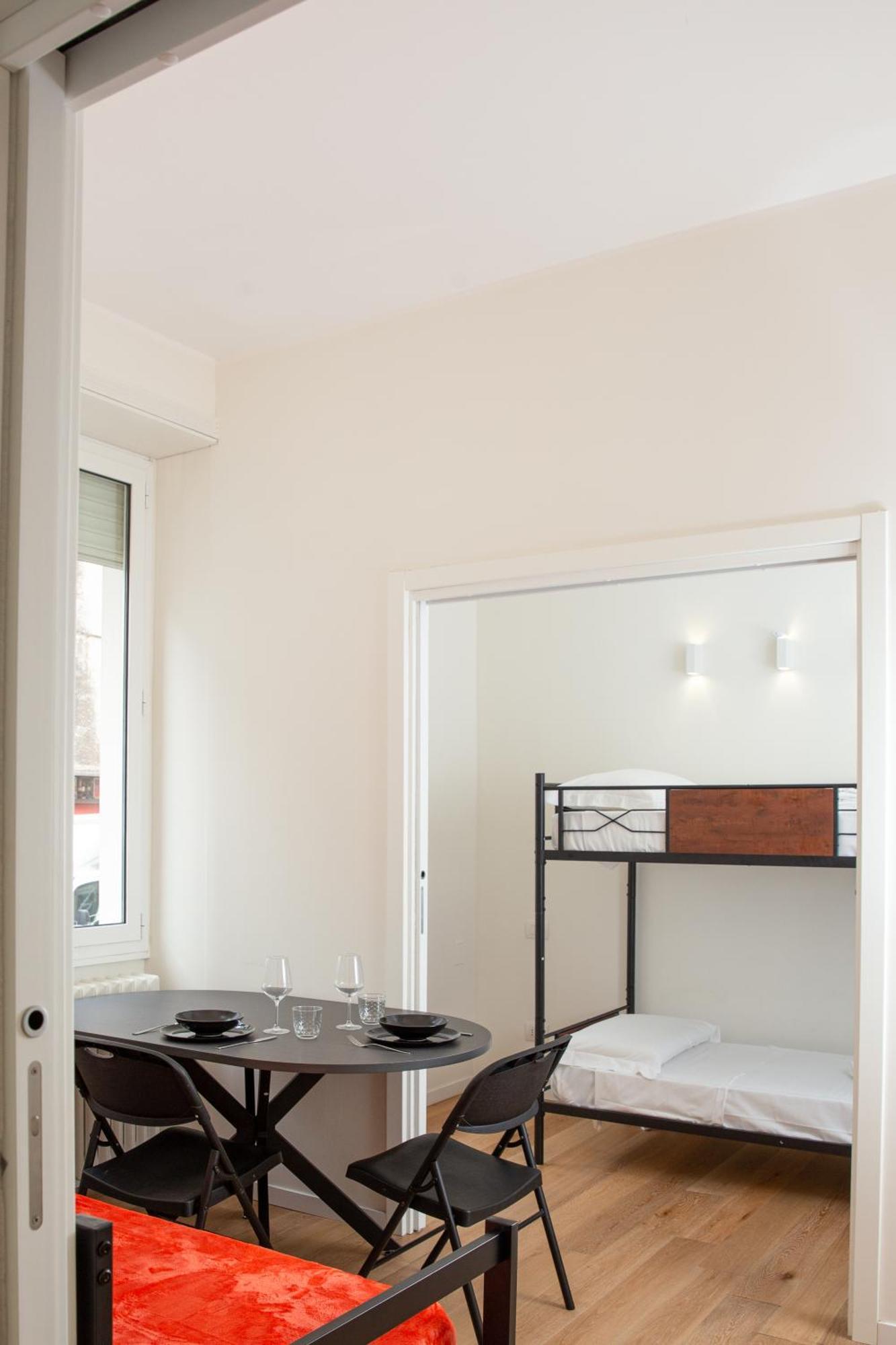 Klimt Central Station - Two Room Apartment Milán Exteriér fotografie