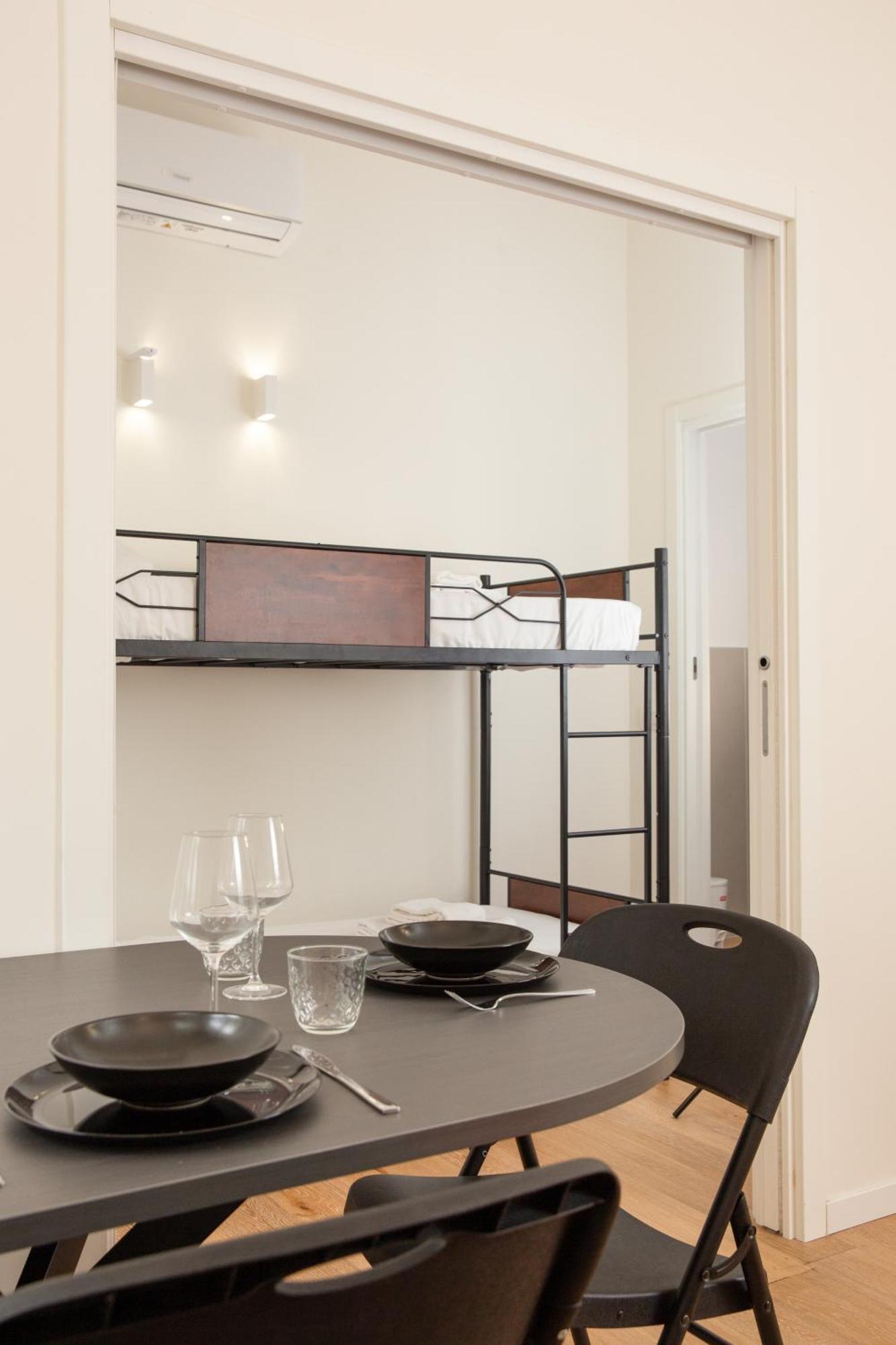 Klimt Central Station - Two Room Apartment Milán Exteriér fotografie