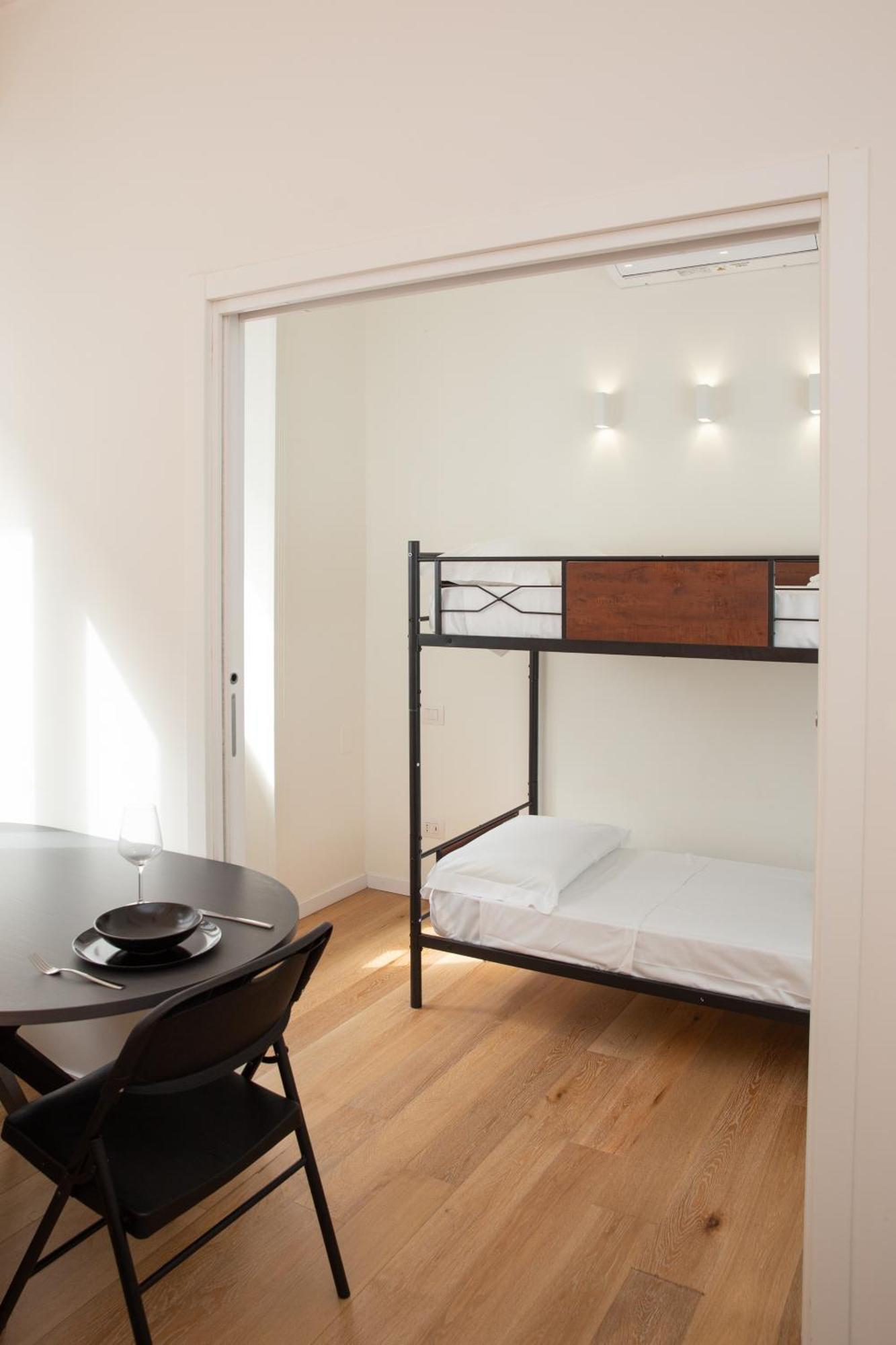 Klimt Central Station - Two Room Apartment Milán Exteriér fotografie